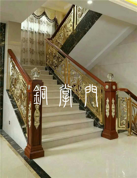 銅樓梯